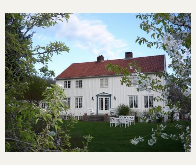 Hommedal skolegård - Klikk for stort bilde